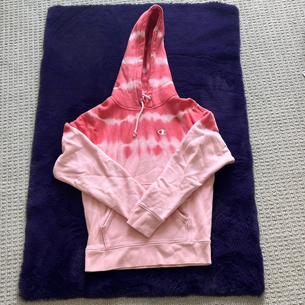 Champion tie dye sweatshirt🩷❤️